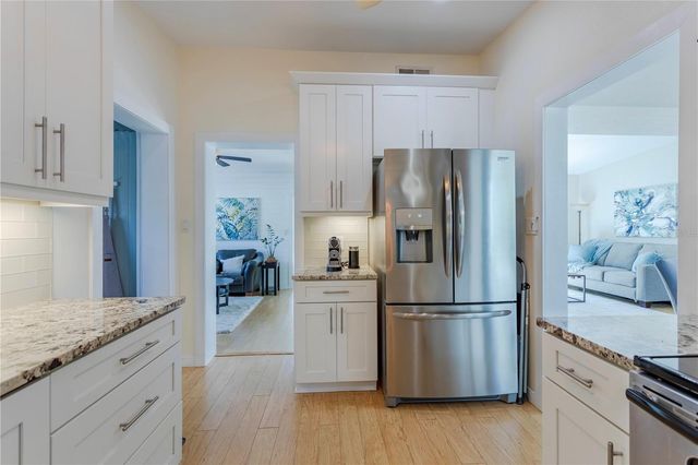 1327 ROSCOMARE AVENUE, Orlando, FL 32806