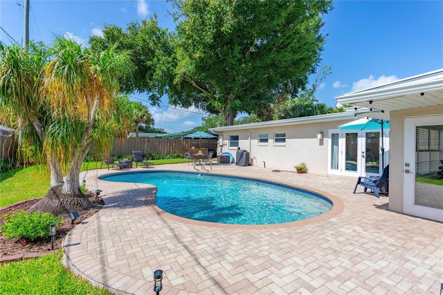 1327 ROSCOMARE AVENUE, Orlando, FL 32806