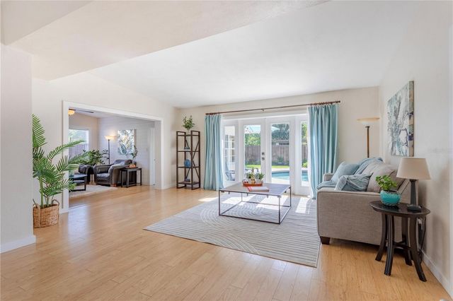 1327 ROSCOMARE AVENUE, Orlando, FL 32806