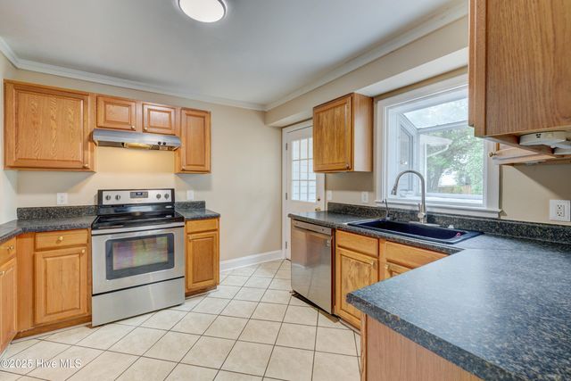 321 Southern Boulevard, Wilmington, NC 28401