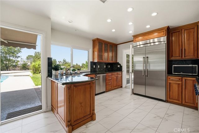 19581 Braewood, Tarzana, CA 91356