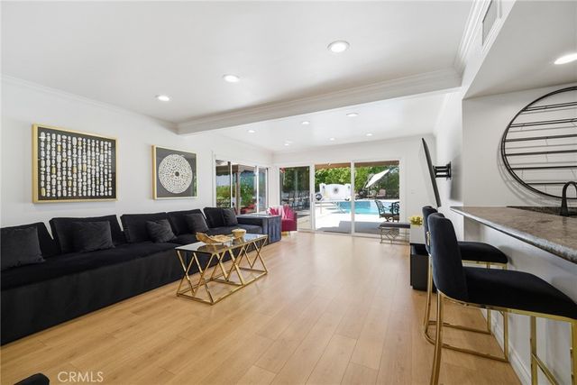 19581 Braewood, Tarzana, CA 91356