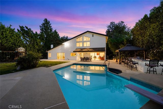 19581 Braewood, Tarzana, CA 91356