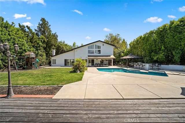 19581 Braewood, Tarzana, CA 91356