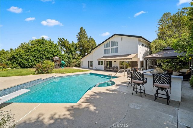 19581 Braewood, Tarzana, CA 91356