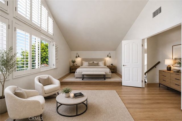 19581 Braewood, Tarzana, CA 91356