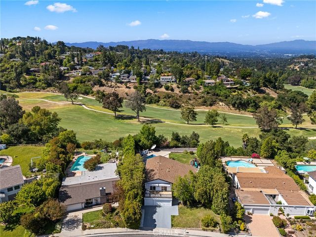 19581 Braewood, Tarzana, CA 91356