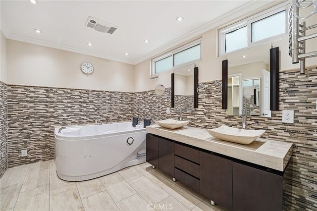 19581 Braewood, Tarzana, CA 91356