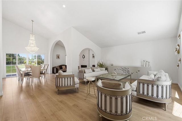 19581 Braewood, Tarzana, CA 91356