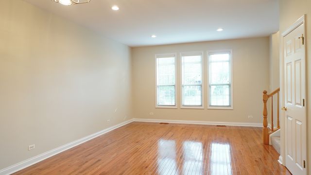 2664 Goldenrod Lane, Glenview, IL 60026