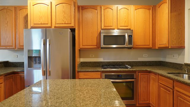 2664 Goldenrod Lane, Glenview, IL 60026