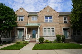 2664 Goldenrod Lane, Glenview, IL 60026