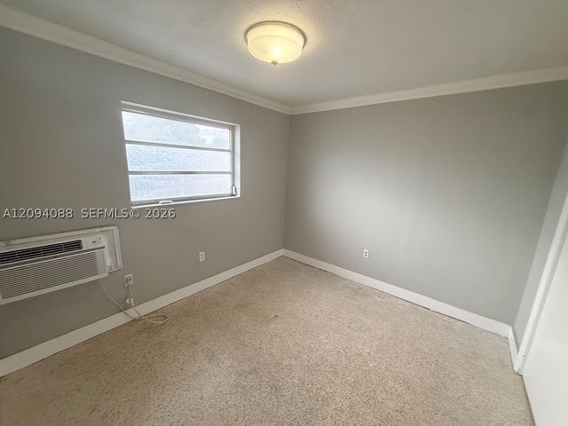 990 SW 4th St 7, Miami, FL 33130