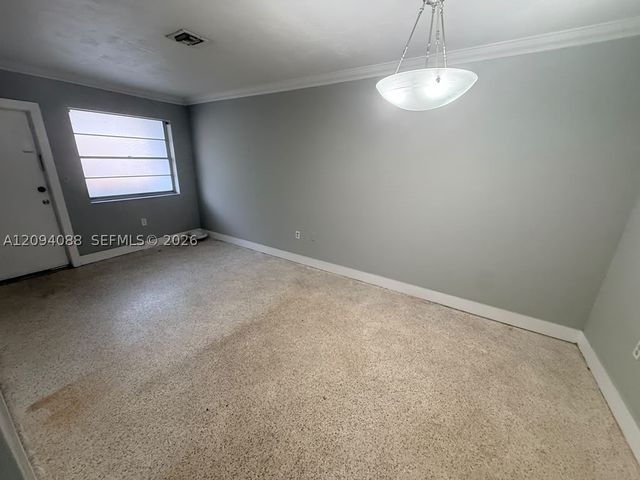 990 SW 4th St 7, Miami, FL 33130
