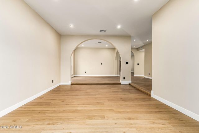 6425 W CROCUS Drive, Glendale, AZ 85306