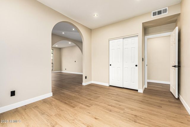 6425 W CROCUS Drive, Glendale, AZ 85306