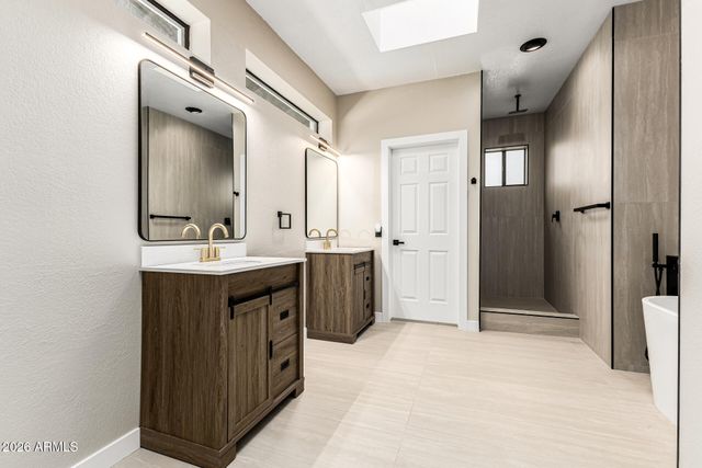 6425 W CROCUS Drive, Glendale, AZ 85306