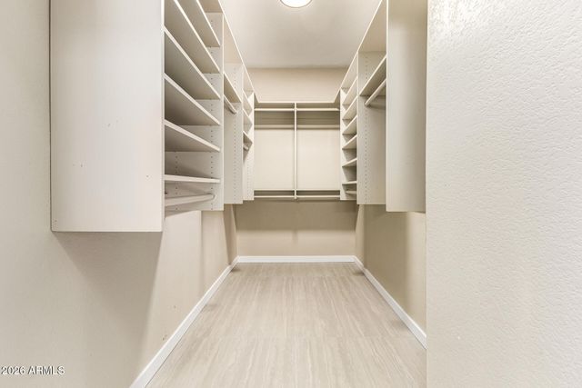 6425 W CROCUS Drive, Glendale, AZ 85306