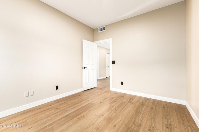 6425 W CROCUS Drive, Glendale, AZ 85306