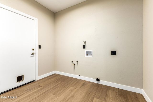 6425 W CROCUS Drive, Glendale, AZ 85306