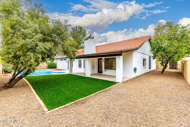 6425 W CROCUS Drive, Glendale, AZ 85306