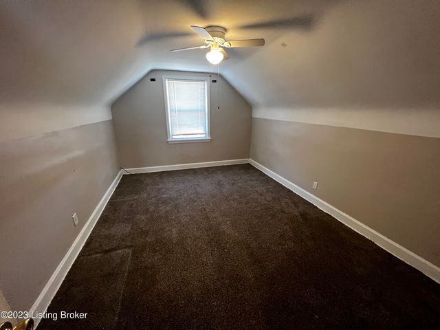 1002 Meadow Hill Rd, Louisville, KY 40219