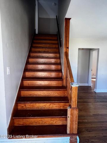 1002 Meadow Hill Rd, Louisville, KY 40219