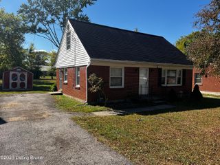 1002 Meadow Hill Rd, Louisville, KY 40219