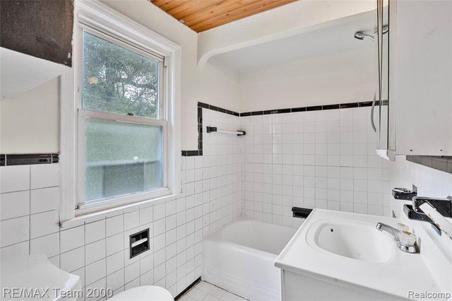 2607 Weithoff Court, Inkster, MI 48141