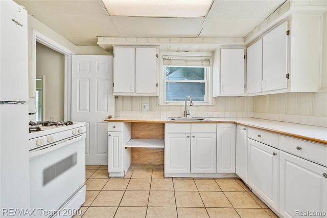 2607 Weithoff Court, Inkster, MI 48141