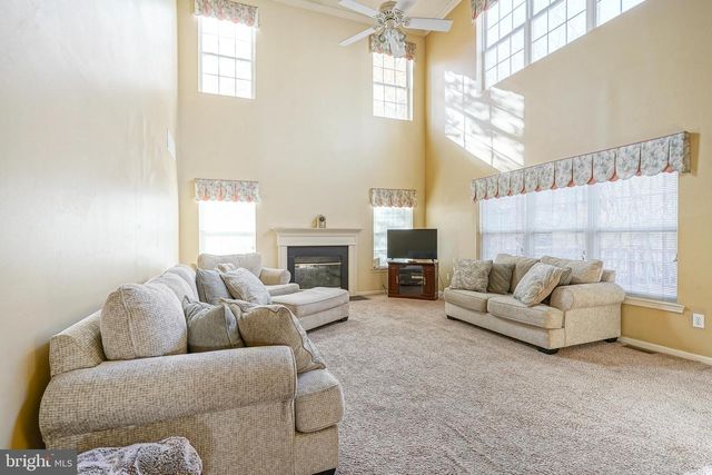 6 SYLVAN CT, Delran, NJ 08075