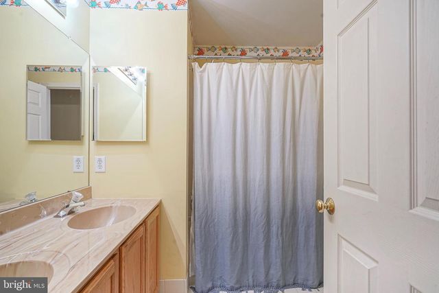 6 SYLVAN CT, Delran, NJ 08075