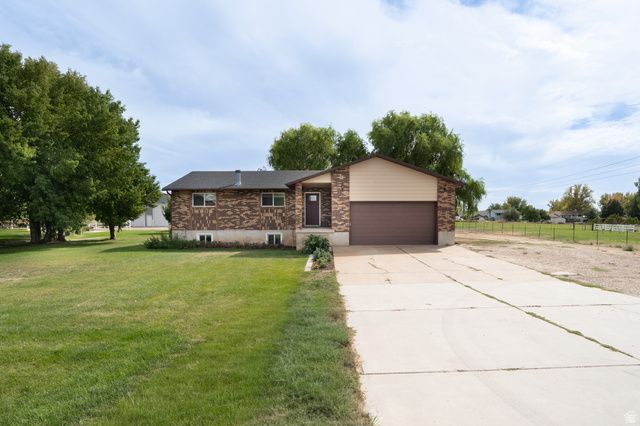 2129 W 2700 N, Farr West, UT 84404