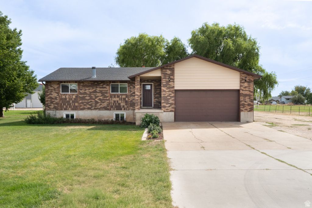 2129 W 2700 N, Farr West, UT 84404