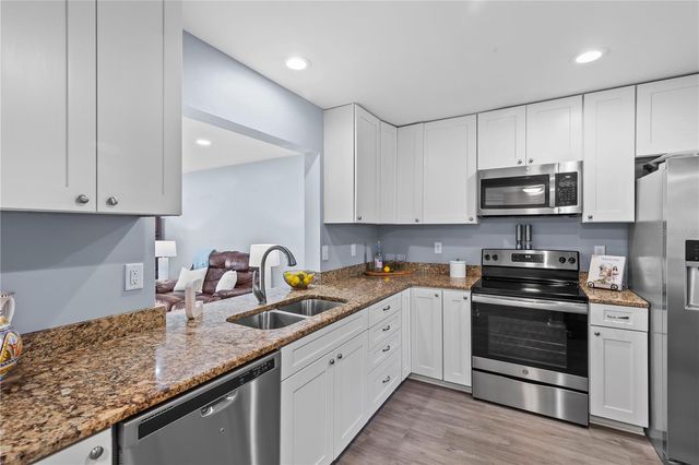3600 MAGNOLIA RIDGE CIRCLE 1221, Palm Harbor, FL 34684