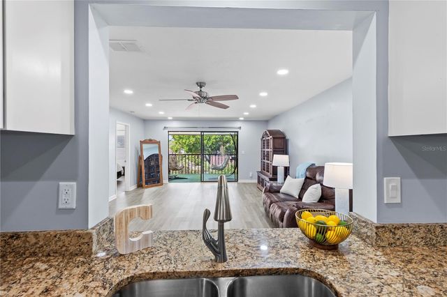 3600 MAGNOLIA RIDGE CIRCLE 1221, Palm Harbor, FL 34684
