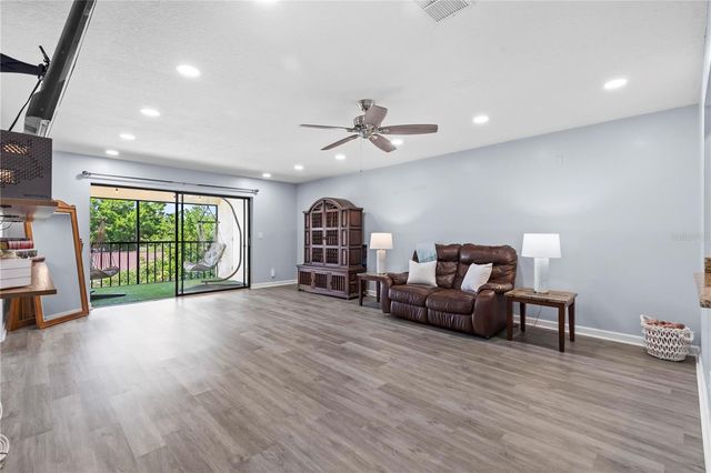 3600 MAGNOLIA RIDGE CIRCLE 1221, Palm Harbor, FL 34684