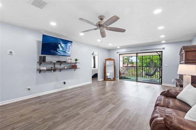 3600 MAGNOLIA RIDGE CIRCLE 1221, Palm Harbor, FL 34684