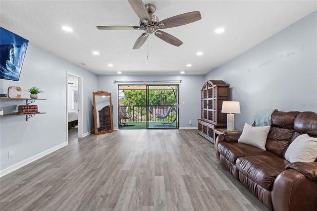 3600 MAGNOLIA RIDGE CIRCLE 1221, Palm Harbor, FL 34684