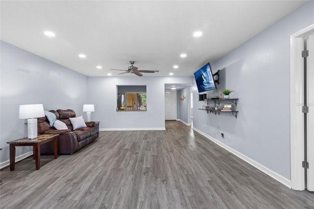 3600 MAGNOLIA RIDGE CIRCLE 1221, Palm Harbor, FL 34684