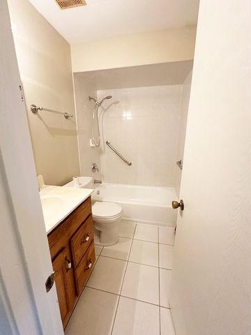 3682 W 119th Street 203B, Alsip, IL 60803