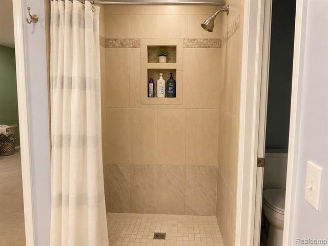 2636 Orbit Drive, Lake Orion, MI 48360