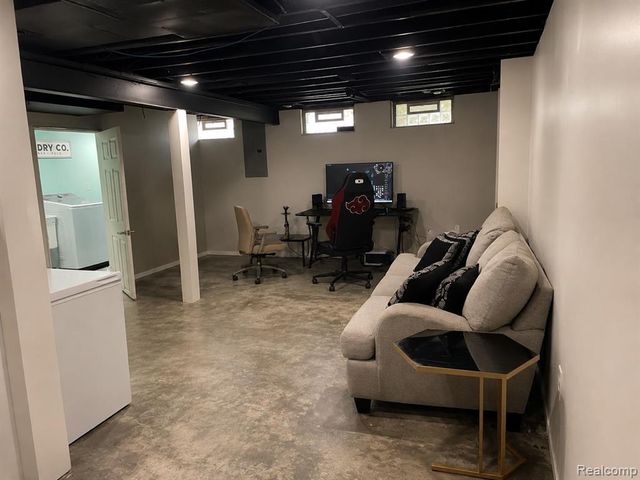 2636 Orbit Drive, Lake Orion, MI 48360