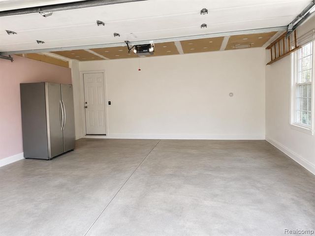 2636 Orbit Drive, Lake Orion, MI 48360