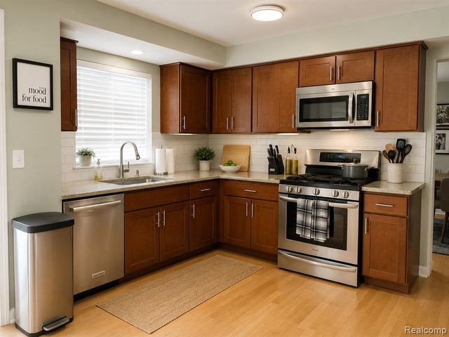 2636 Orbit Drive, Lake Orion, MI 48360