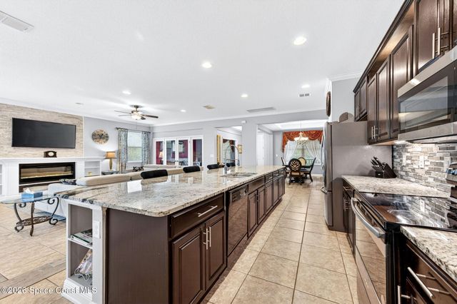 453 Danis Road SW, Palm Bay, FL 32908