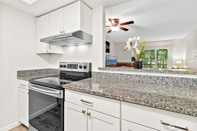 33011 18th Place S #F205, Federal Way, WA 98003