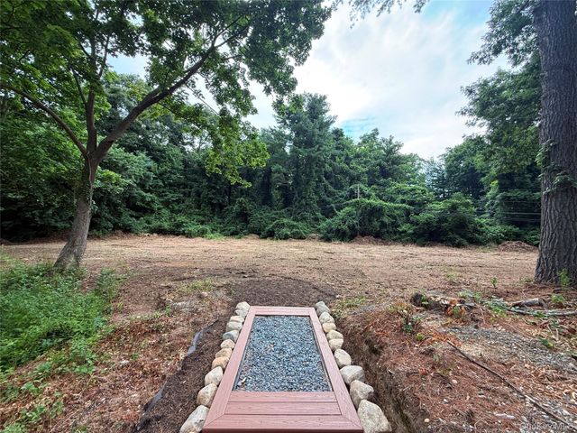28 Rolling Hill Road, Old Westbury, NY 11568
