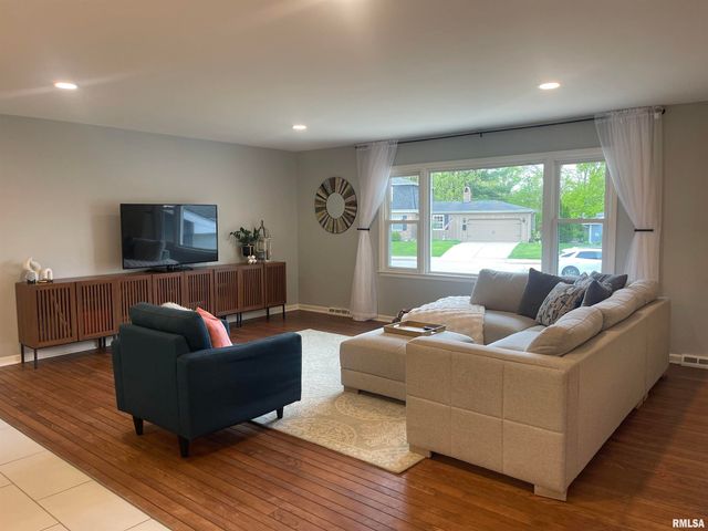 7228 N CRABAPPLE Court, Peoria, IL 61614