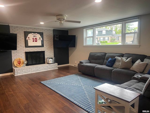 7228 N CRABAPPLE Court, Peoria, IL 61614